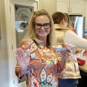 Meet your Posher, Deborah